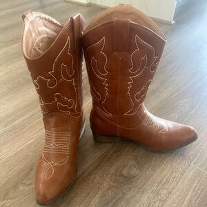Women’s cowboy boots